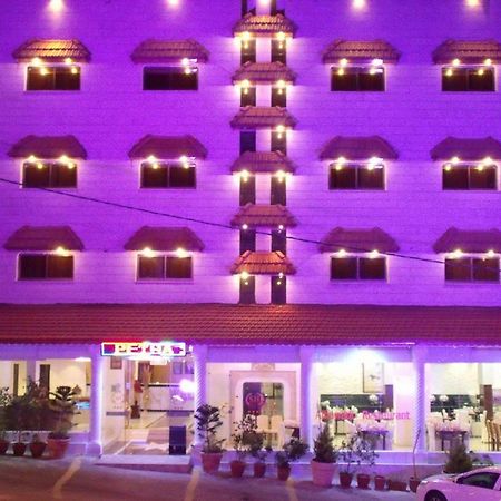 Sella Hotel Wadi Musa Esterno foto