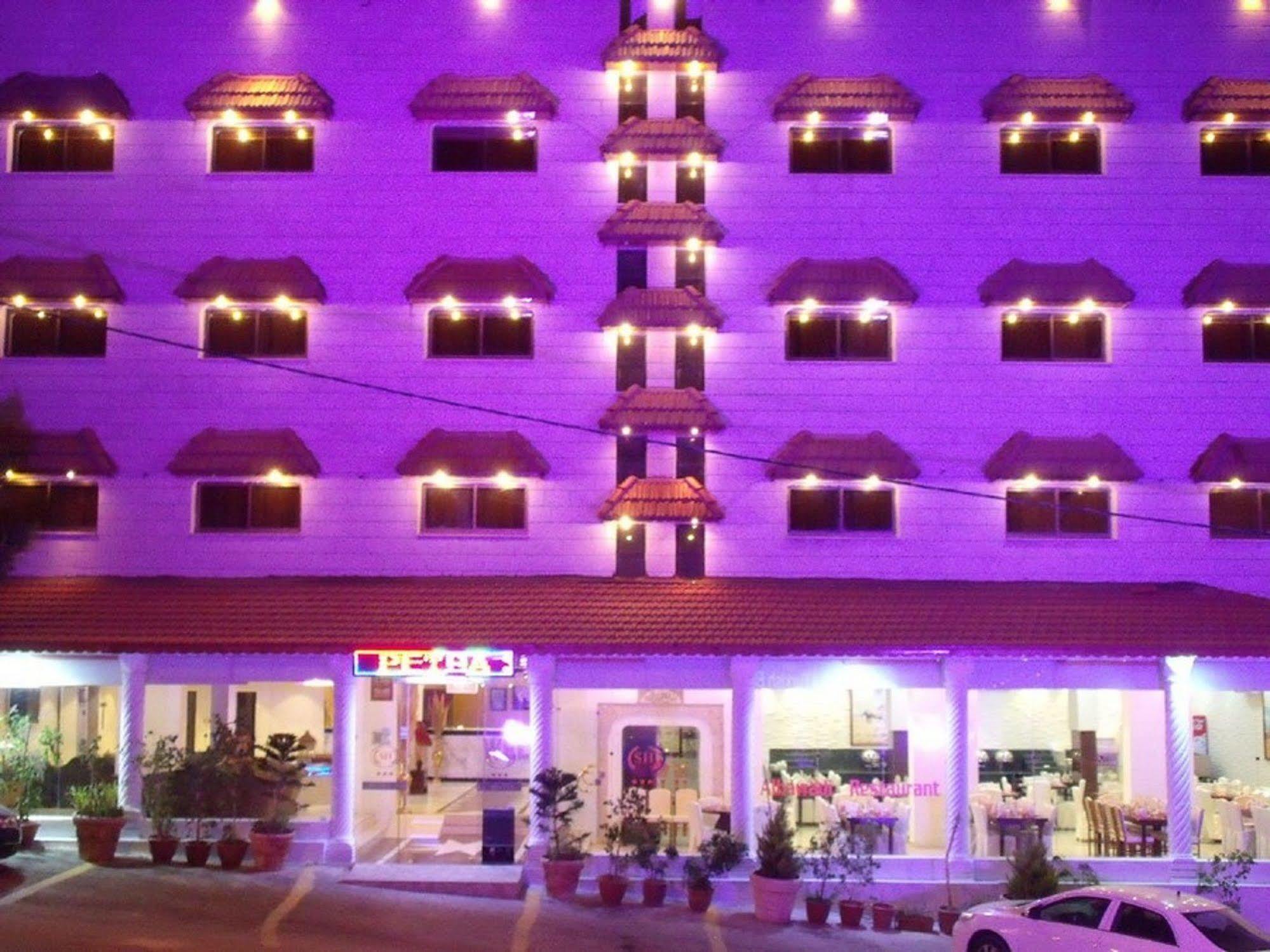 Sella Hotel Wadi Musa Esterno foto